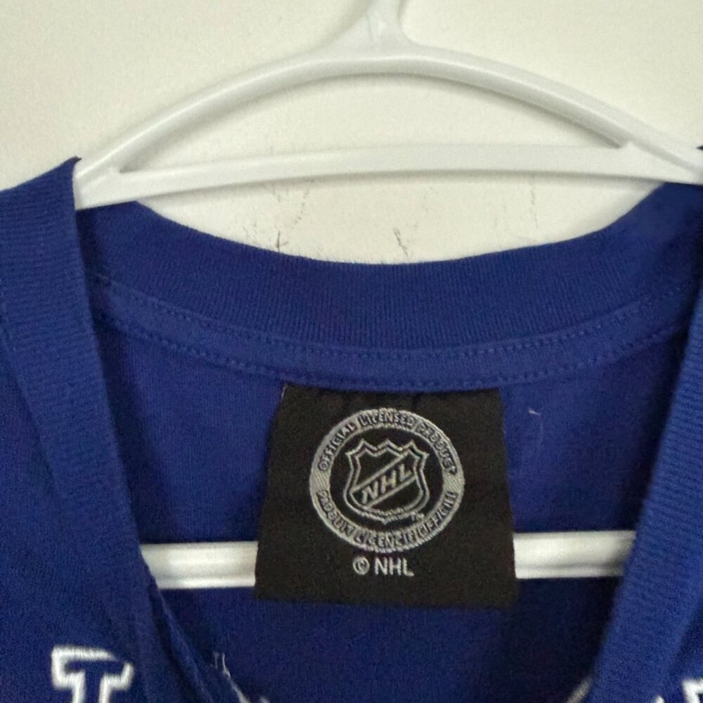 $45 Retail | NHL Toronto Maple Leafs 1917 Graphic Tee Size M - Picture 3 of 5